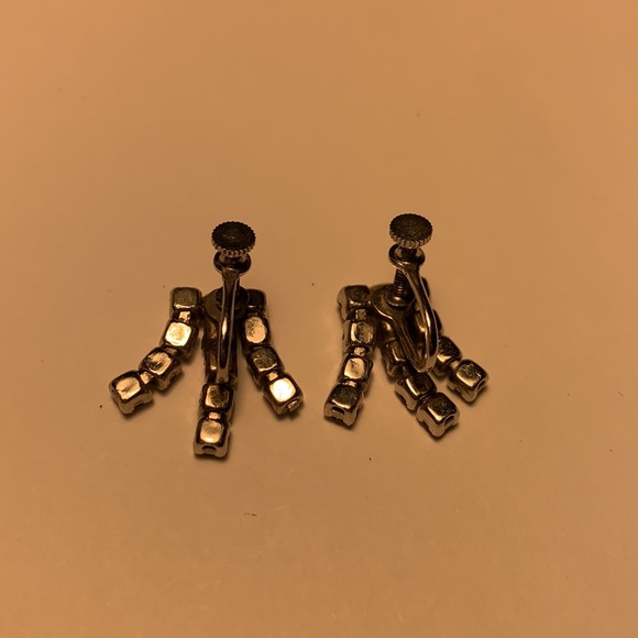 Vintage screw back rhinestone formal wear costume jewelry earrings - Picture 4 of 7